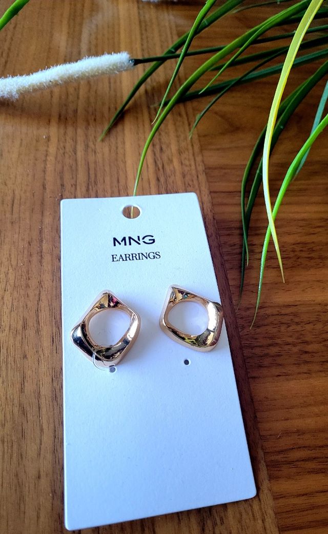Pendientes Mango dorados