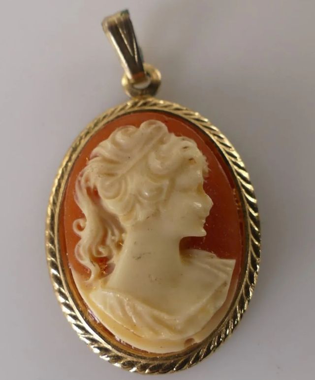 Colgante tipo Camafeo