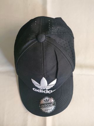 Gorra Adidas negra snapback