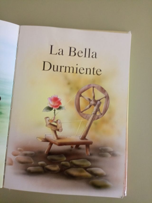 Lote de dos Cuentos de Siempre e Inolvidables.