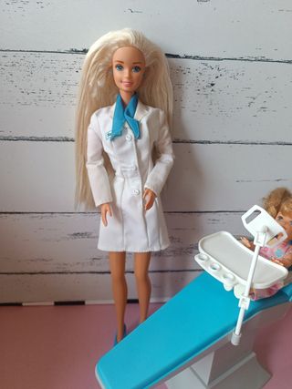 Barbie dentista con sillón