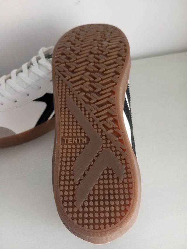 Zapatillas Tenth blancas y negras