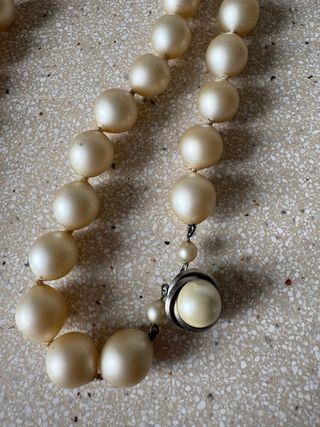 Collar perlas beige vintage de fantasia
