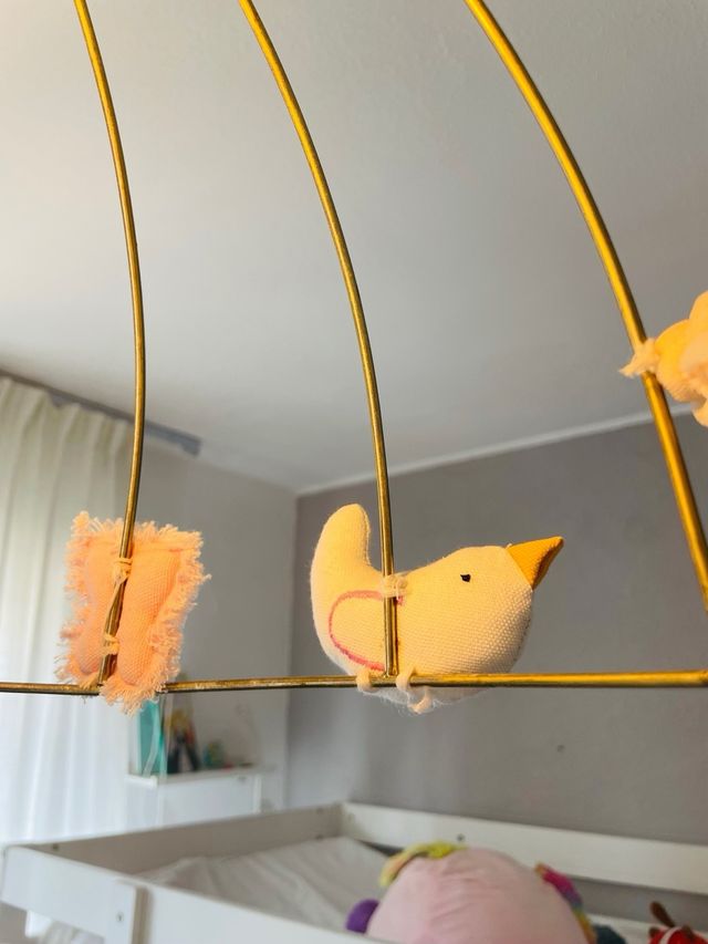 Lampara techo infantil - dorada con flores