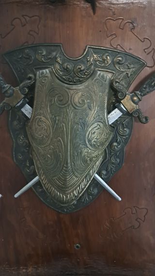 Panoplia da parete: Scudo e spade