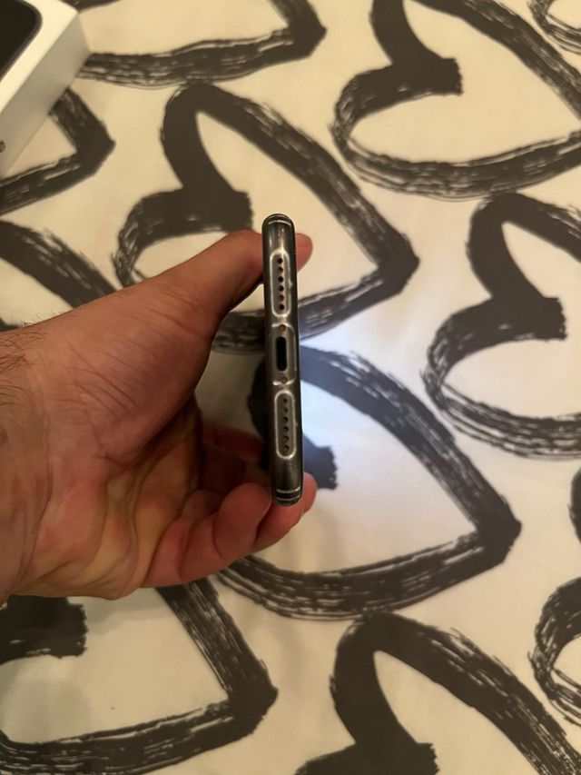 iPhone 11 Negro, batería 80%, original apple