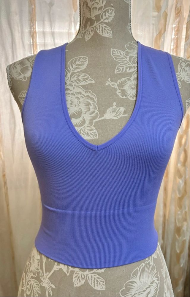 Top Primark viola a V