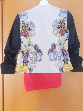 Traje H&M rojo y blanco - Talle S