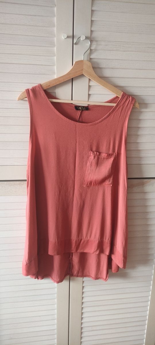 Top coral fluido largo