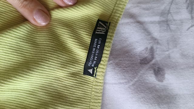 Top corto verde Zara