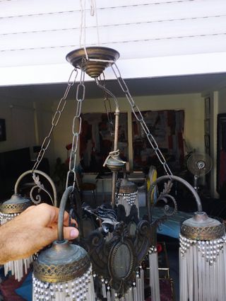 Lampara neogótica antigua