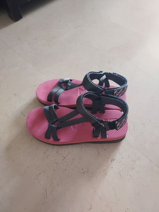 Sandalias BIMBA Y LOLA.