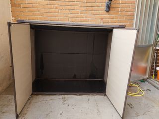 Mesa y silla de jardín