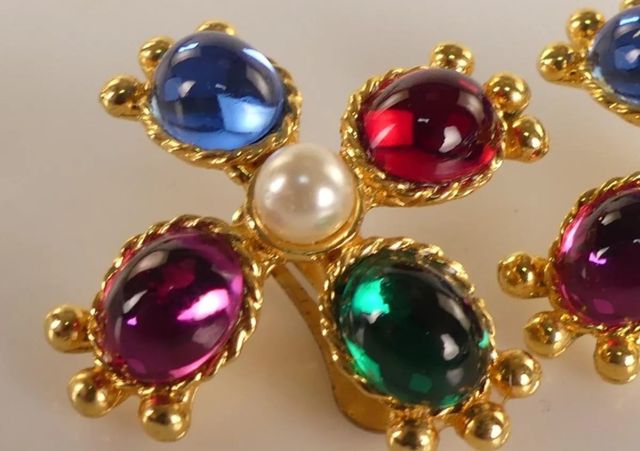 Pendientes cruz multicolor dorados