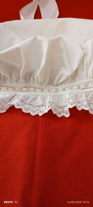 Gorro de dormir blanco, antiguo