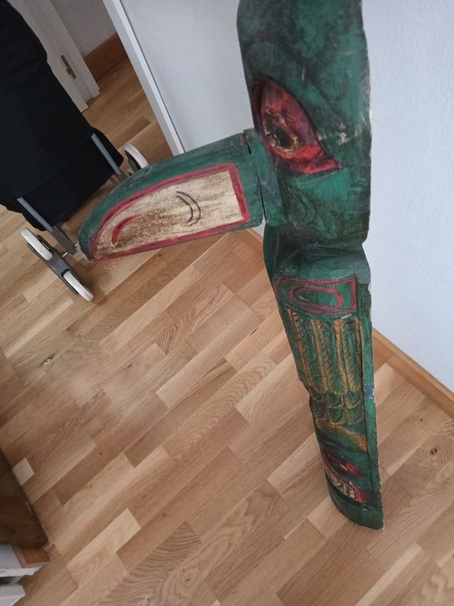 Tótem tallado a mano