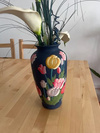 Jarrón cerámico pintado a mano