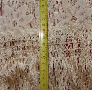 Mantón beige con flecos