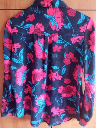 Camisa negra estampada 