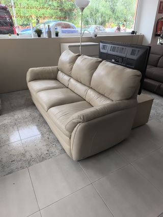 Sofá de piel beige 3 plazas