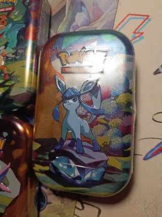 Latas Selladas Pokémon - Eeveeluciones
