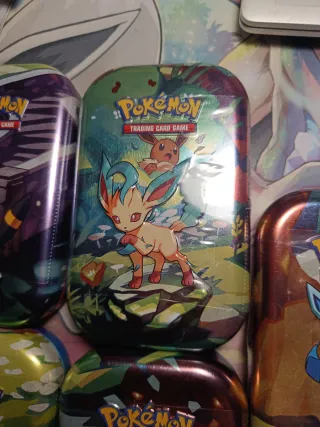 Latas Selladas Pokémon - Eeveeluciones