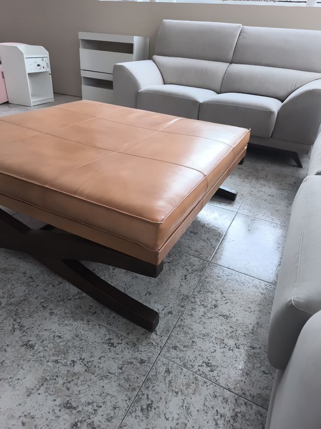 Mesa centro cuero y madera