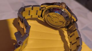 Invicta automático azul y dorado