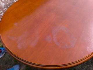Mesa clásica ovalada de madera haya, extensible.