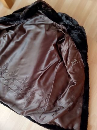 Chaquetón negro de mutón puesto un par de veces