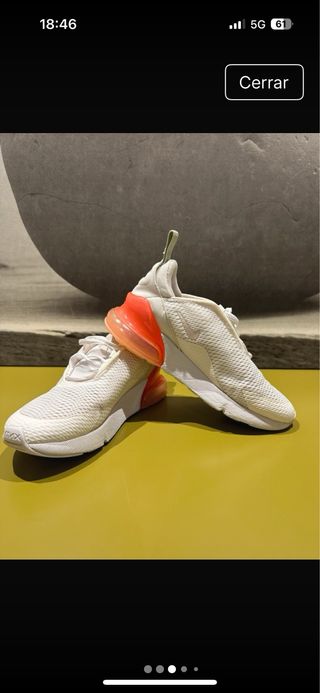 Zapatillas Nike Air Max 270 blancas y naranjas