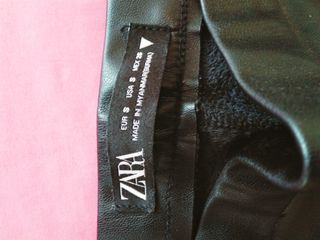 Pantalones Zara piel negros talla S