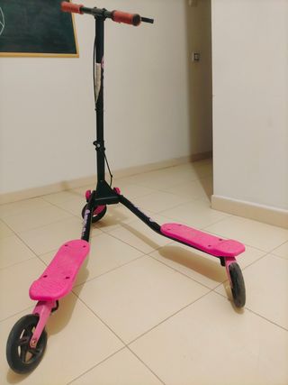 Patinete de tres ruedas
