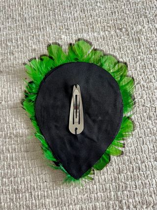 Tocado plumas verdes
