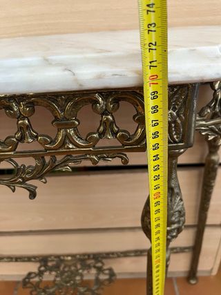 Mesa consola mármol dorada
