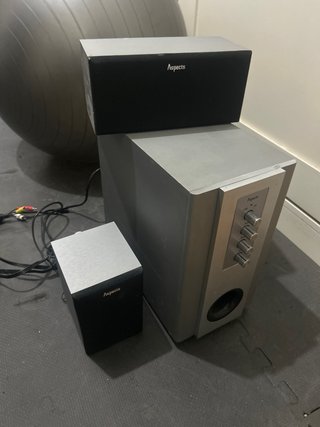 Mancuernero dos niveles regalo Home cinema.