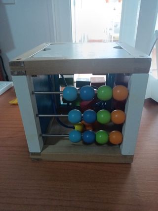 Cubo actividades bebé 0-5 años