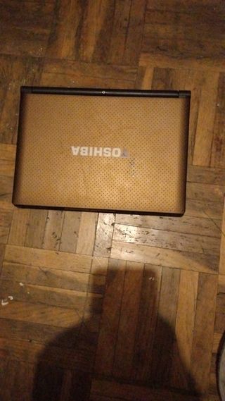 Toshiba NB500 Netbook - Portátil
