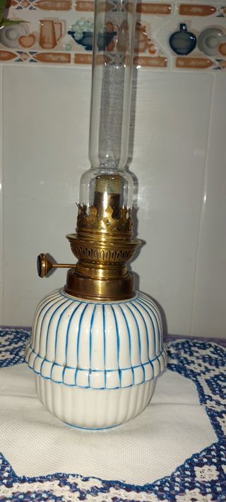 Quinqué porcelana blanca antigua