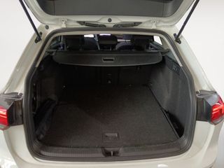 Volkswagen Golf Life eTSI