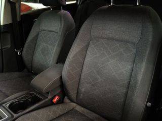 Volkswagen Golf Life eTSI