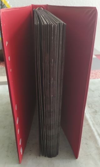 Álbum Filaplas con algo + de 900 sellos diferentes