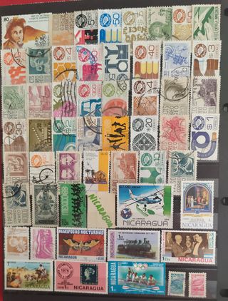 Álbum Filaplas con algo + de 900 sellos diferentes