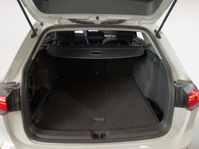 Volkswagen Golf Life eTSI
