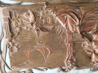 Relieve Art Nouveau calamina