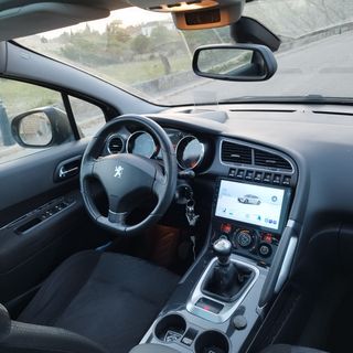 Peugeot 3008 2011