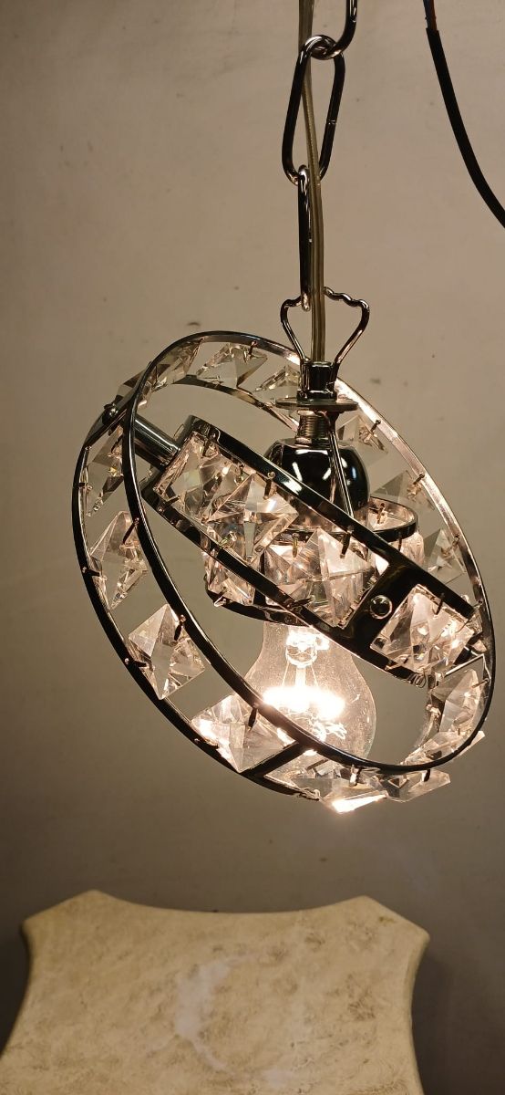 sospensione con cristalli