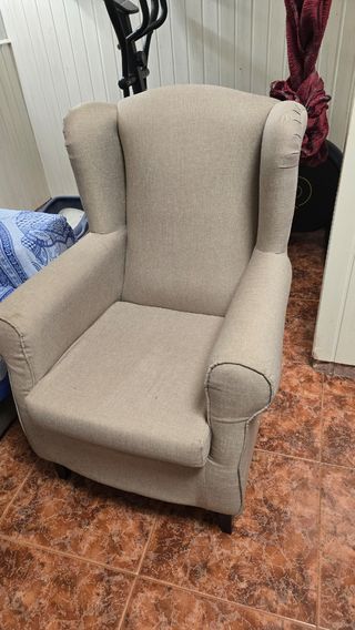 Sillón orejero beige