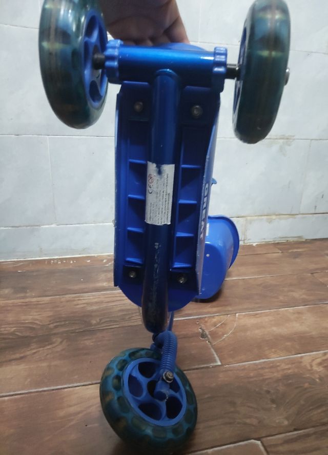 Patinete infantil azul