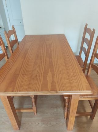 Mesa madera auténtica, en perfectas condiciones.